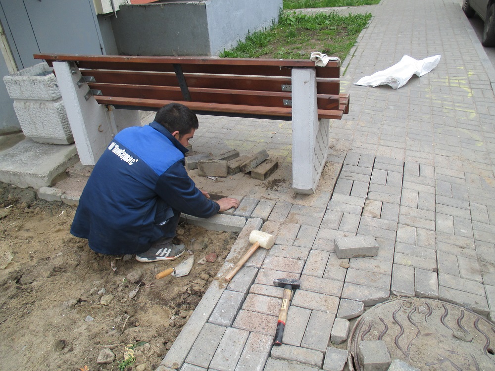 1 восстановление тротуарной плитки после замены выпуска канализации